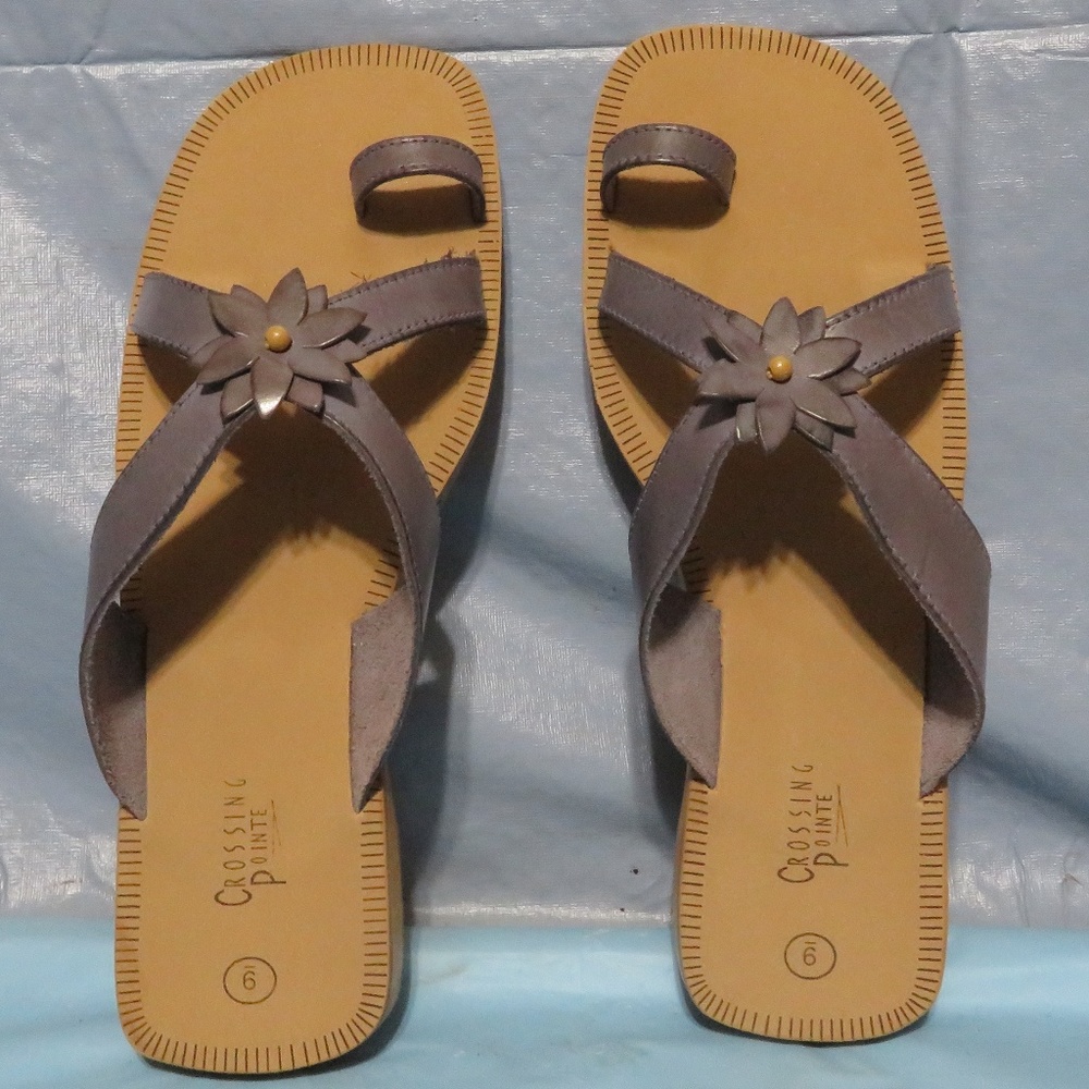 CROSSING POINTE LAVENDER SANDALS 9M